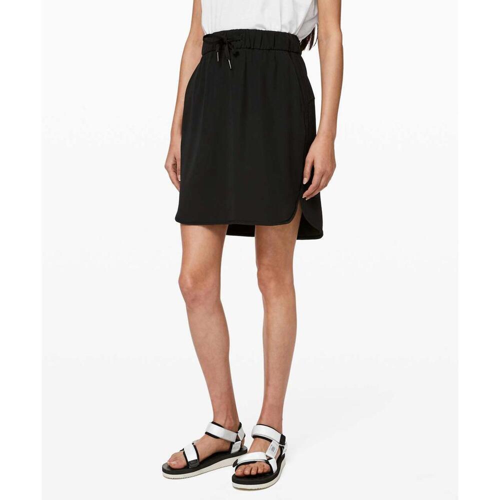 Lululemon Women's Black On the Fly Skirt - Size 4